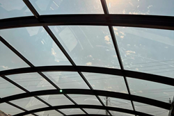 Арочное остекление из монолитного поликарбоната