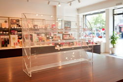 Интерьерные элементы из монолитного поликарбоната